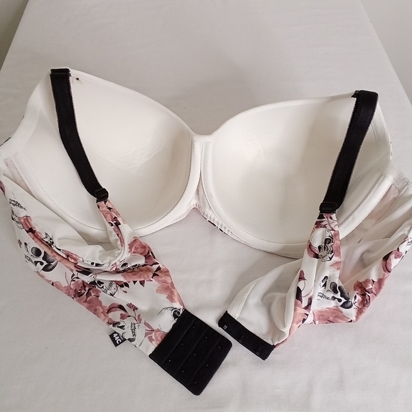 SOLD - Torrid Curve 360 Back Smoothing Coverage Balconette Bra 44C Skulls Roses - Picture 5 of 7